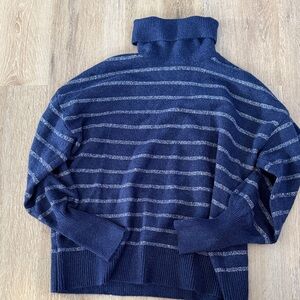 LOFT Men's Blue and silver Turtleneck Sweater